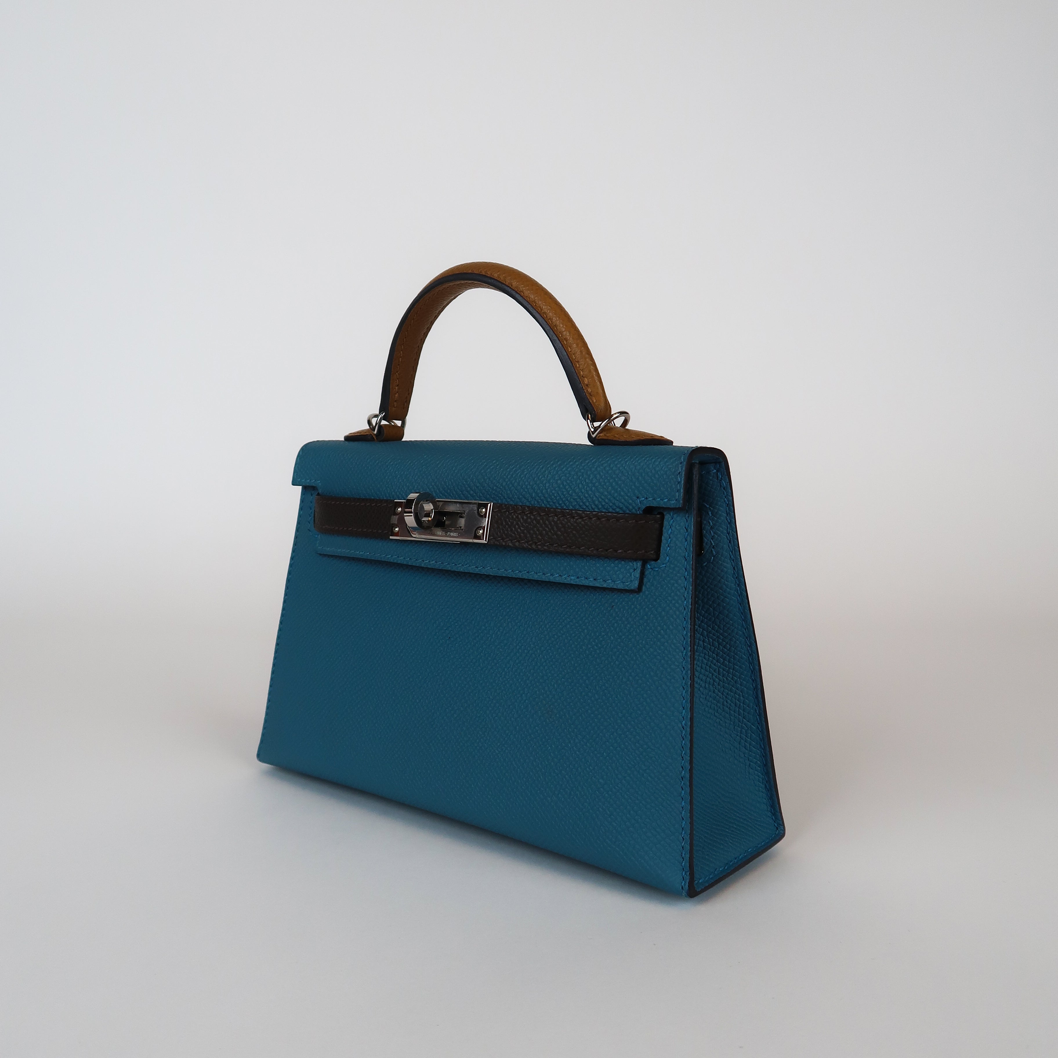 Hermès Tricolor Bleu Jean/Ecorce/Sesame Epsom Mini Kelly (PHW | 2024)