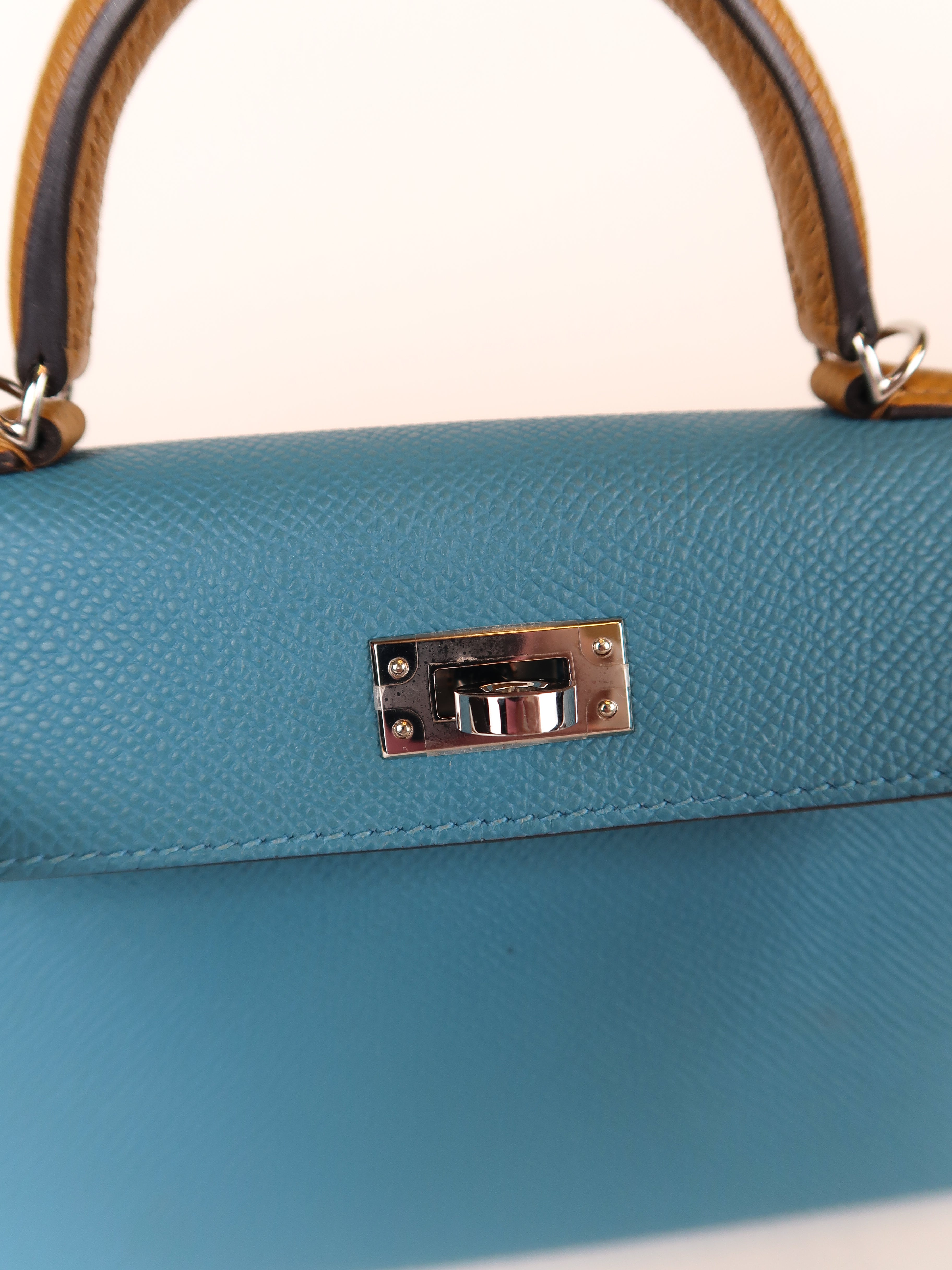 Hermès Tricolor Bleu Jean/Ecorce/Sesame Epsom Mini Kelly (PHW | 2024)