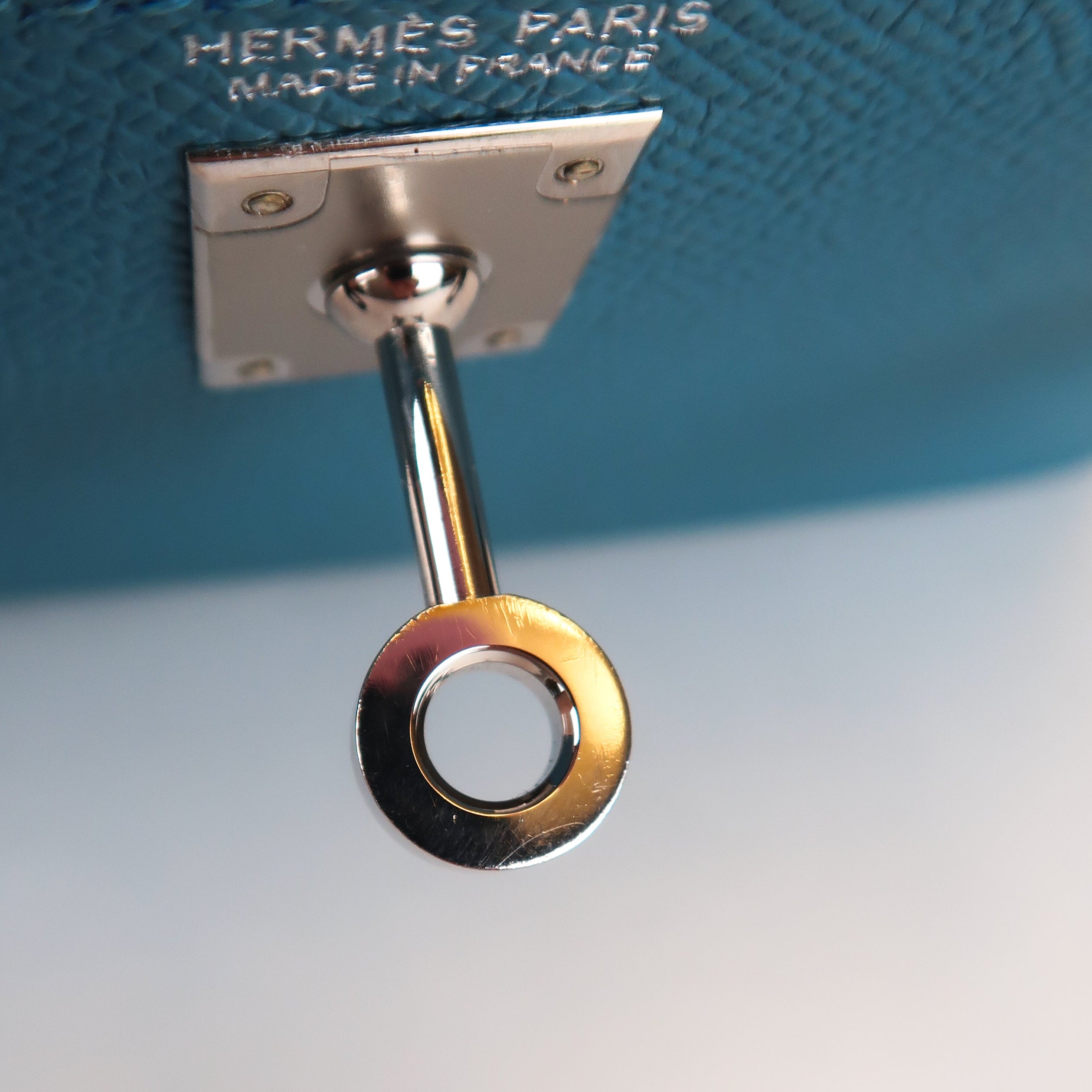 Hermès Tricolor Bleu Jean/Ecorce/Sesame Epsom Mini Kelly (PHW | 2024)