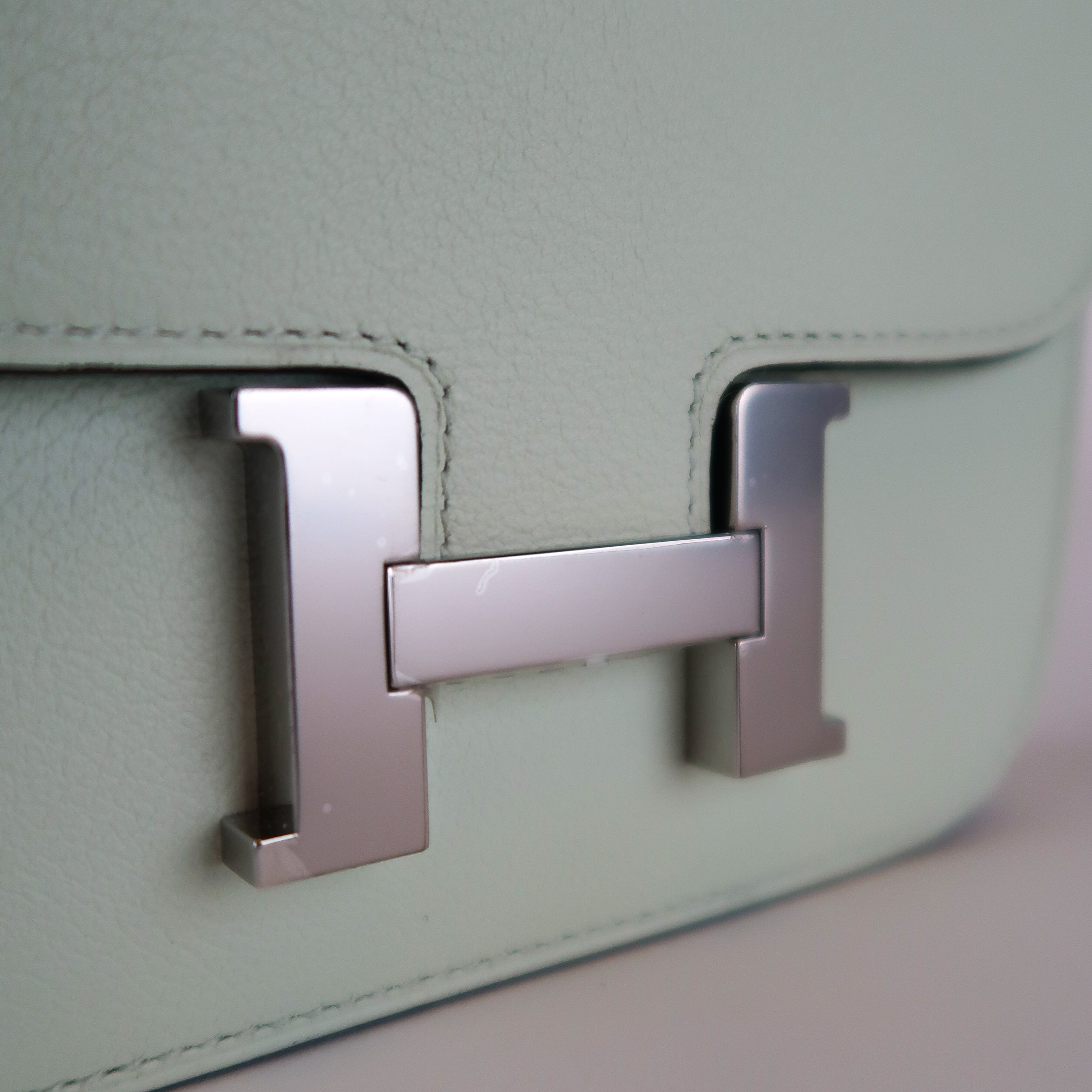 Hermès Vert Fizz Chevre Constance Slim Wallet (PHW | 2022)
